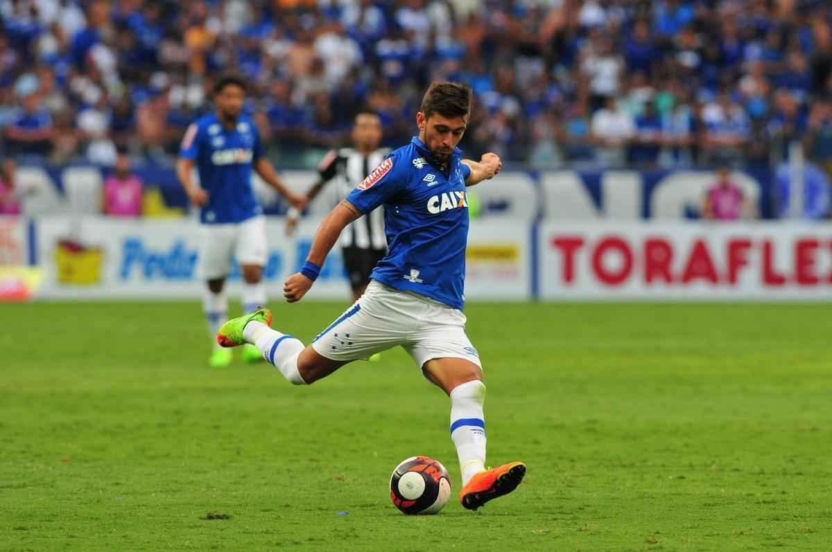 Cruzeiro confirmou vitria no segundo tempo com gol de Arrascaeta; Elias ainda diminuiu para o Galo