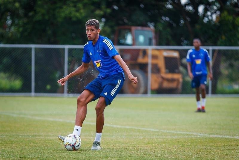 Adriano - Valor de mercado em 27/11/2019: 50 mil euros. Sem nova avaliao em 08/04/2020.