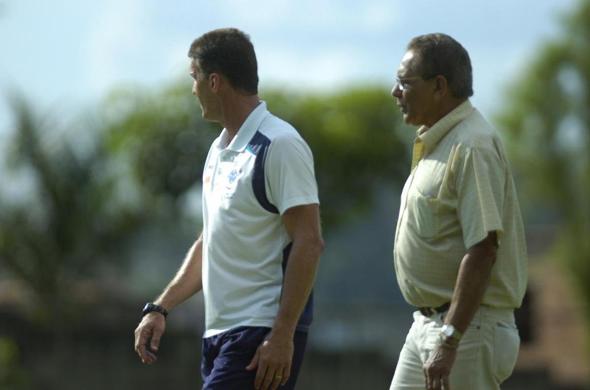 07/02/2012 - Benecy Queiroz com o tcnico Vgner Mancini