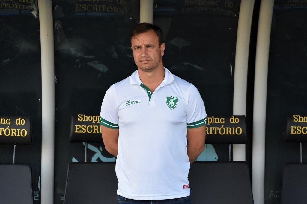 Fotos do empate entre Vila Nova e Amrica