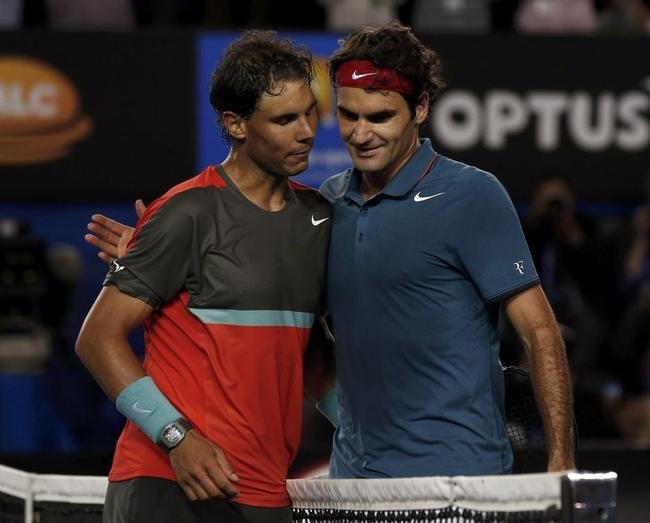Nadal e Federer, que j protagonizaram duelos histricos, aps jogo em Melbourne, na Austrlia, em janeiro de 2014