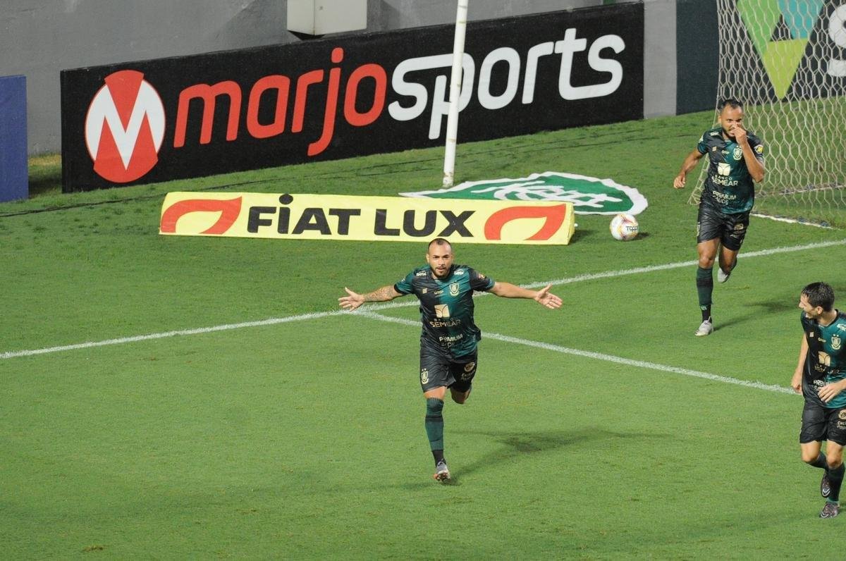 Fotos de Amrica x Vitria, no Independncia, pela 33 rodada