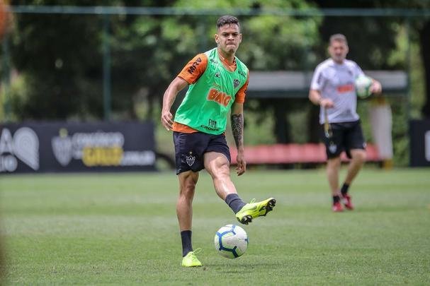 Com Sette Câmara em campo, Atlético se prepara para jogo contra o São Paulo