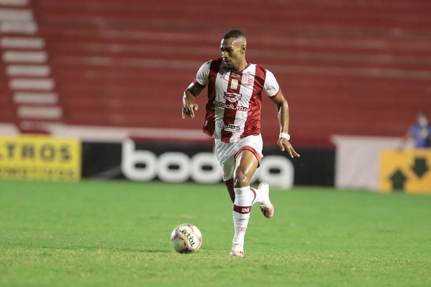 Nutico pressiona na segunda etapa, mas no consegue marcar gol em casa e fica no 0 a 0 com o Vitria. Alvirrubros ao menos impediram crescimento de sequncias de derrotas diante de rival direto na briga contra o rebaixamento