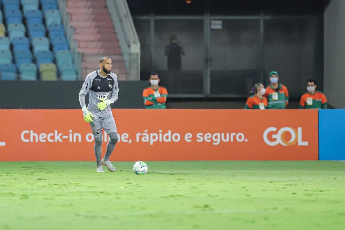 Atltico venceu Atltico-GO de virada, por 4 a 3, com gols de Keno (3) e Nathan; Com resultado, Galo assumiu liderana do Campeonato Brasileiro, com 21 pontos