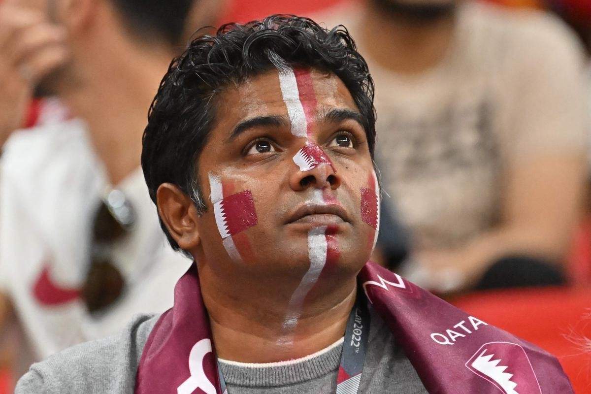 Torcedores de Holanda e Catar no Estdio Al-Bayt, em Al Khor, pelo Grupo A da Copa do Mundo