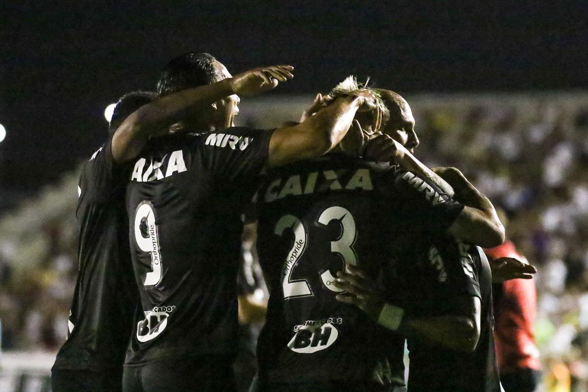Botafogo-PB e Atltico se enfrentaram na noite desta quarta-feira, pela Copa do Brasil