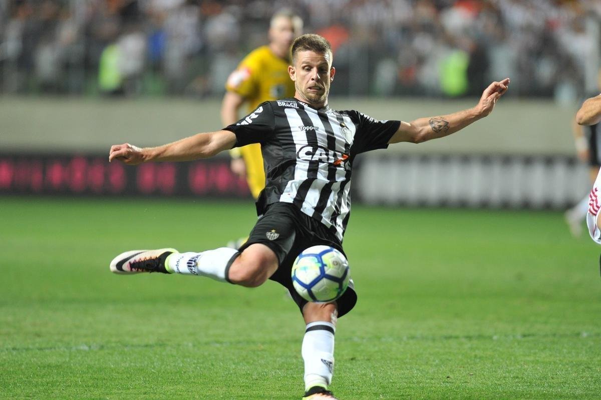 Matheus Galdezani - Aos 26 anos, o volante teve passagens por Juventude, Rio Claro-SP, Sport, CRB e Coritiba, onde se destacou na temporada 2017