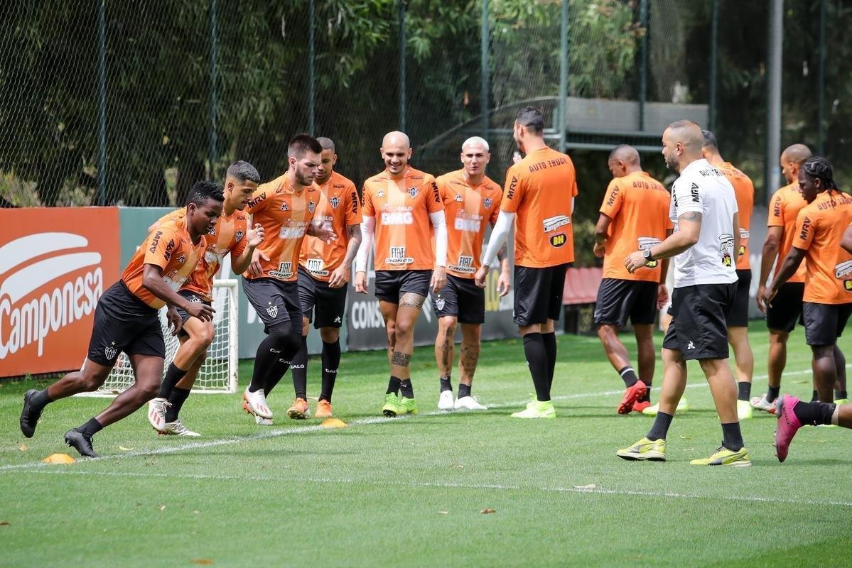 Fotos do treino do Atltico neste sbado, na Cidade do Galo. O tcnico Rodrigo Santana deve escalar o time com Wilson; Patric, Igor Rabello, Rver e Fbio Santos; Jair e Elias; Char, Vincius e Cazares; Ricardo Oliveira
