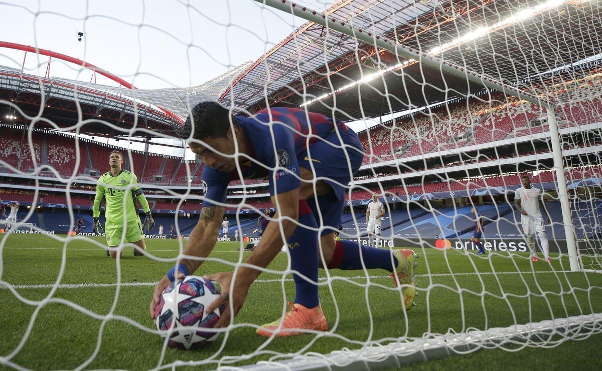 Bayern de Munique goleia Barcelona por 8 a 2 e vai  semifinal da Liga dos Campees 