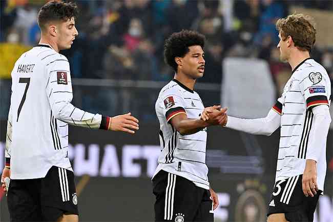 Havertz, Gnabry e Mller festejam gol: virada depois de susto e vitria apertada da Alemanha