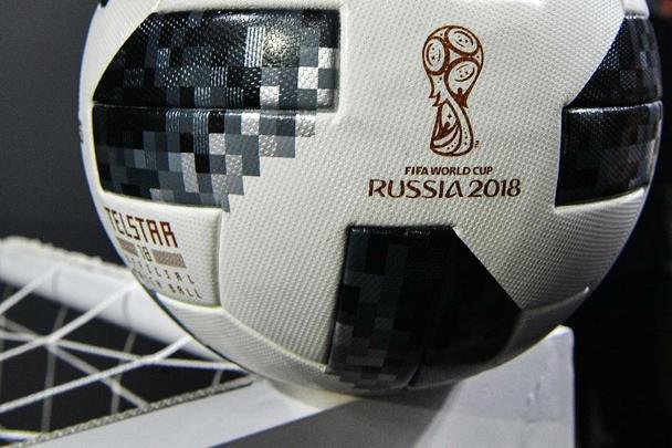 Com presença de Messi, Adidas e Fifa lançaram a bola oficial da Copa da Rússia: a Telstar
