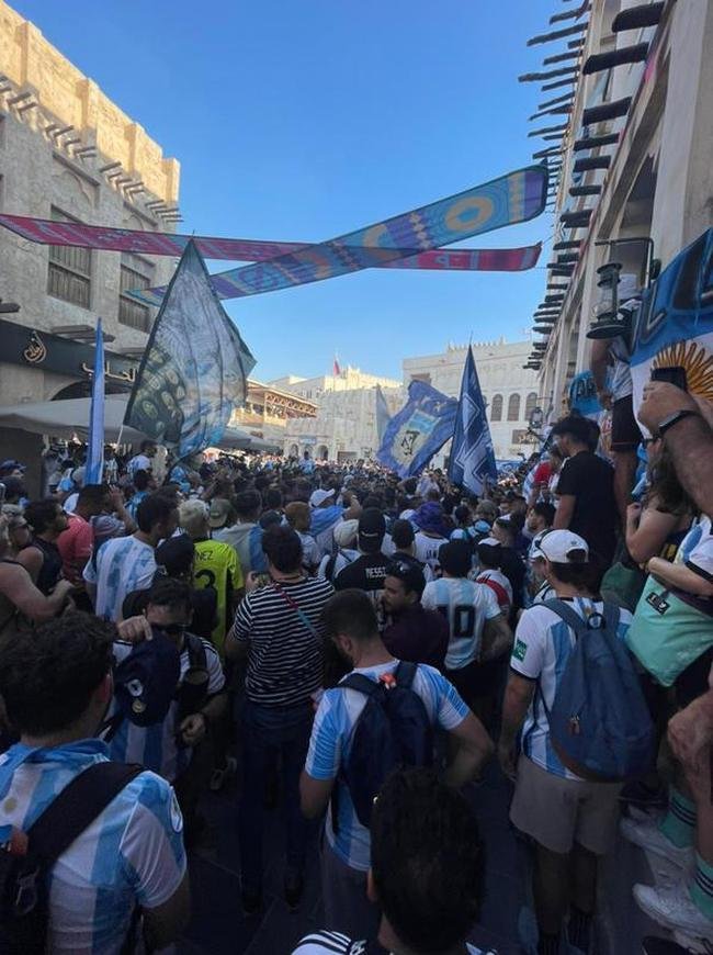 Festa dos argentinos no mercado Souq Waqif, em Doha, no Catar