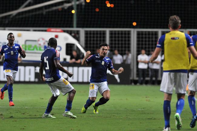06/06/2015 - Atltico 1 x 3 Cruzeiro (Campeonato Brasileiro) - No dcimo clssico disputado no novo Independncia, o Cruzeiro enfim venceu pela primeira vez. O Galo saiu na frente com Luan, no primeiro tempo. Ao fim do primeiro tempo, Jemerson, contra, deu o empate  Raposa. Na etapa final, Gabriel Xavier e Marquinhos deram nmeros finais ao clssico.