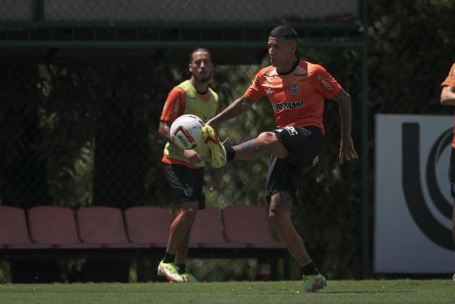 Atl�tico segue prepara��o para o cl�ssico; veja fotos