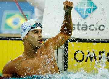 Nadador minas-tenista bateu recorde sul-americano nos 400m livre  