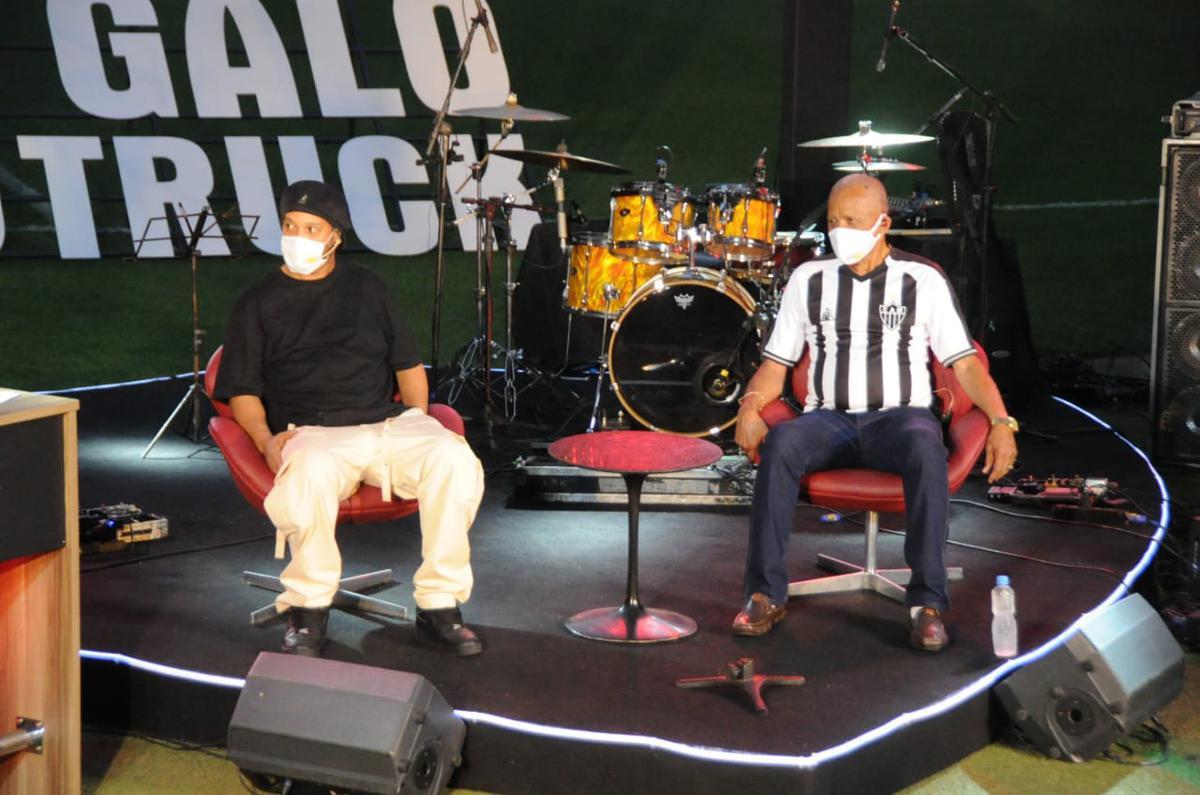 Ronaldinho participou de evento de patrocinador do Atltico no Mineiro e encontrou com jogadores da atualidade, como Rafael e Marquinhos, e dolos do passado, casos de Reinaldo, der Aleixo e Dad Maravilha