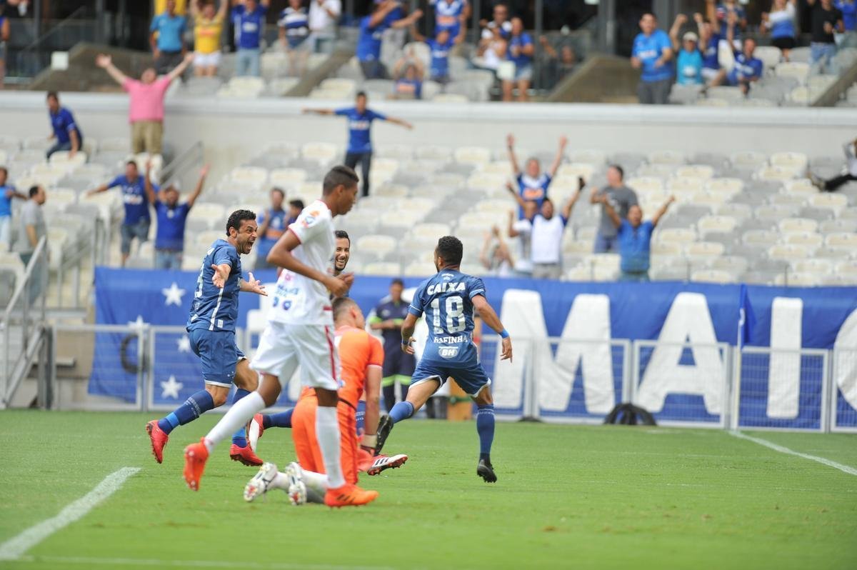 Fotos de Cruzeiro x Villa Nova, no Mineiro, pela stima rodada do Campeonato Mineiro