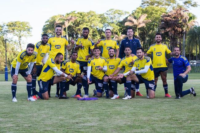 Fotos do treino do Cruzeiro no CT SM Sports, em Londrina, antes da partida contra o Londrina pela Série B. Duelo será nesta sexta, às 21h30, no estádio do Café, em Londrina, interior do Paraná