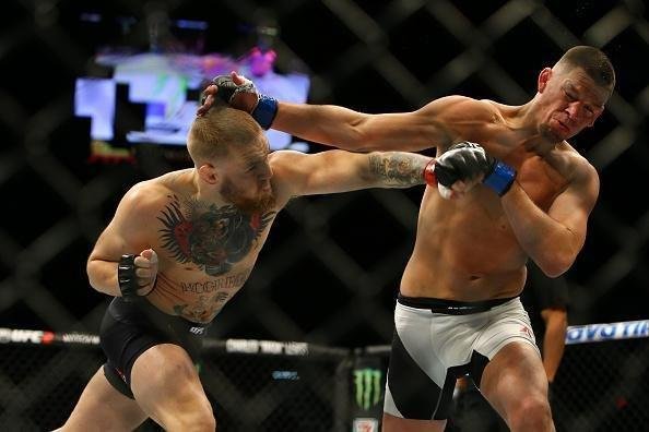 Nate Diaz vence Conor McGregor por finalização na luta principal do UFC 196