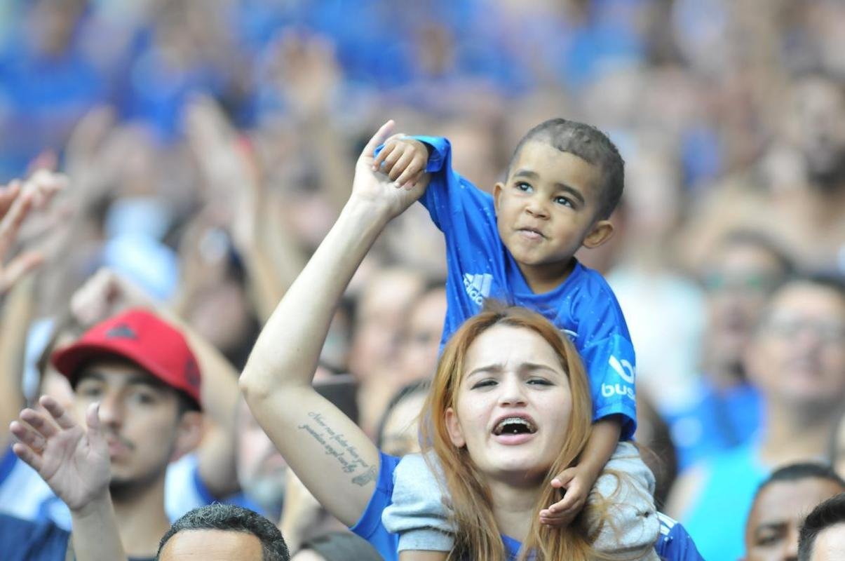 Fotos da torcida do Cruzeiro no duelo contra o Novorizontino, neste domingo (17), no Mineiro, em Belo Horizonte. Jogo  vlido pela 18 rodada da Srie B do Campeonato Brasileiro.