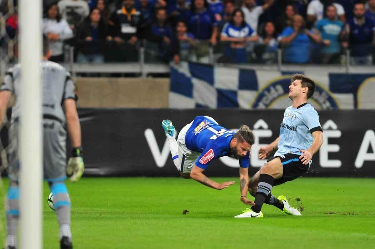 Imagens do jogo entre Cruzeiro e Grmio, pela 8 rodada do Campeonato Brasileiro, no Mineiro