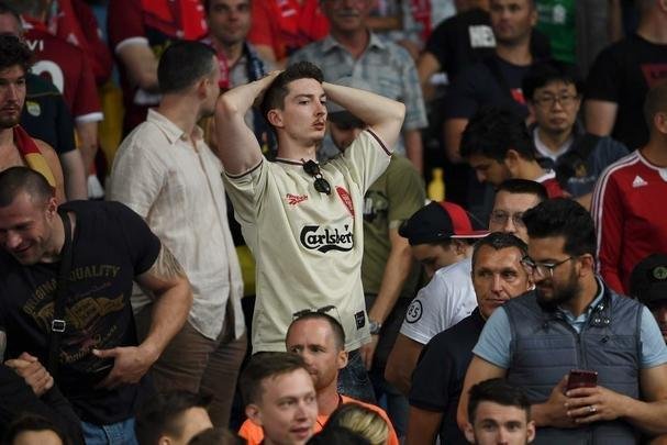 Decepo de jogadores e torcedores do Liverpool com perda do ttulo da Liga dos Campees para o Real