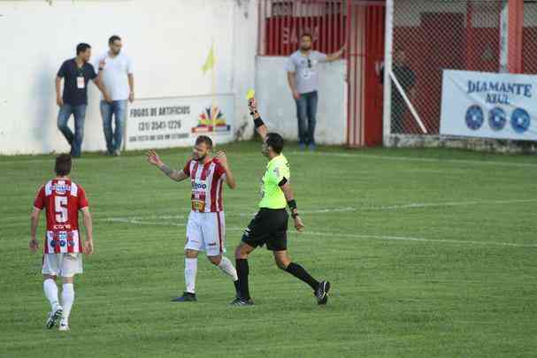 Amrica usou time misto e ficou no empate diante do Villa Nova, por 1 a 1, no Castor Cifuentes