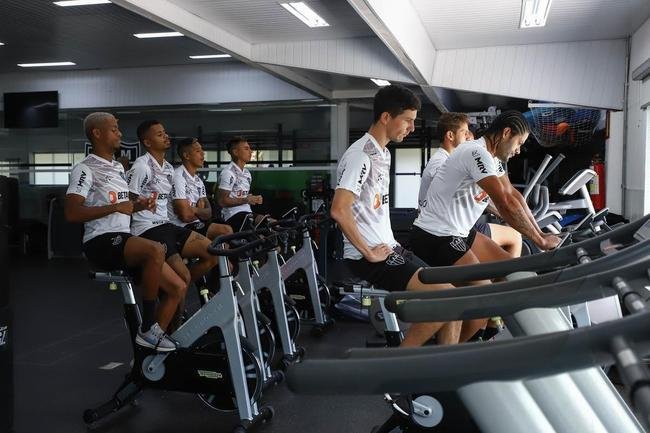 Depois da derrota para a Caldense, por 2 a 1, em Poos de Caldas, jogadores do Atltico voltaram ao trabalho nesta sexta-feira na Cidade do Galo.