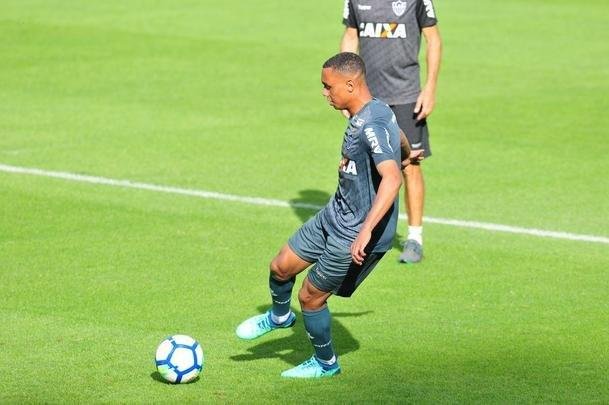 Fotos da apresentao e primeiro treino de Leandrinho no Atltico