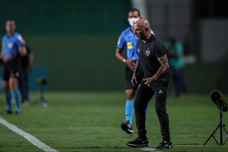 Em 3 de fevereiro de 2021, o Atlético de Sampaoli ficou sem chances matemáticas de alcançar o título do Campeonato Brasileiro ao ser derrotado por 1 a 0 pelo Goiás no Estádio da Serrinha