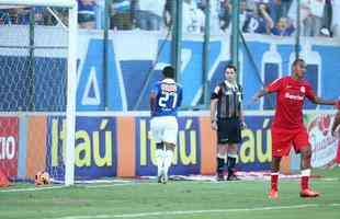 Imagens do jogo entre Cruzeiro e Internacional, na Arena do Jacar, pelo Brasileiro