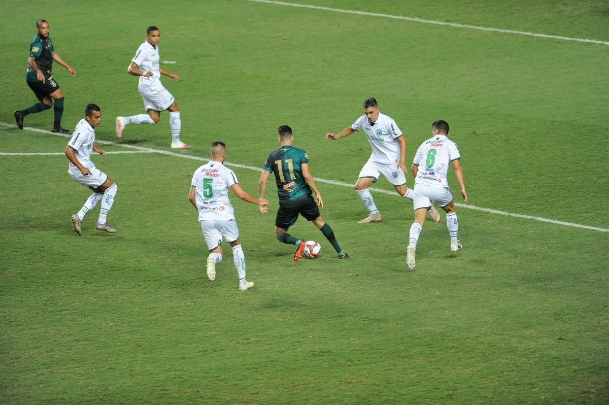 Fotos da vitria da Caldense sobre o Amrica, por 1 a 0, no Independncia, em Belo Horizonte, pela quarta rodada do Campeonato Mineiro de 2021. Atacante Amarildo marcou o nico gol da partida,