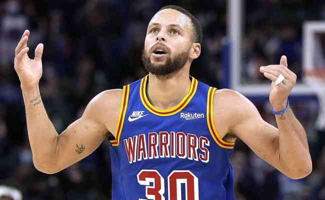 Com show de Curry, Warriors vencem Grizzlies; Lakers perdem para os Spurs