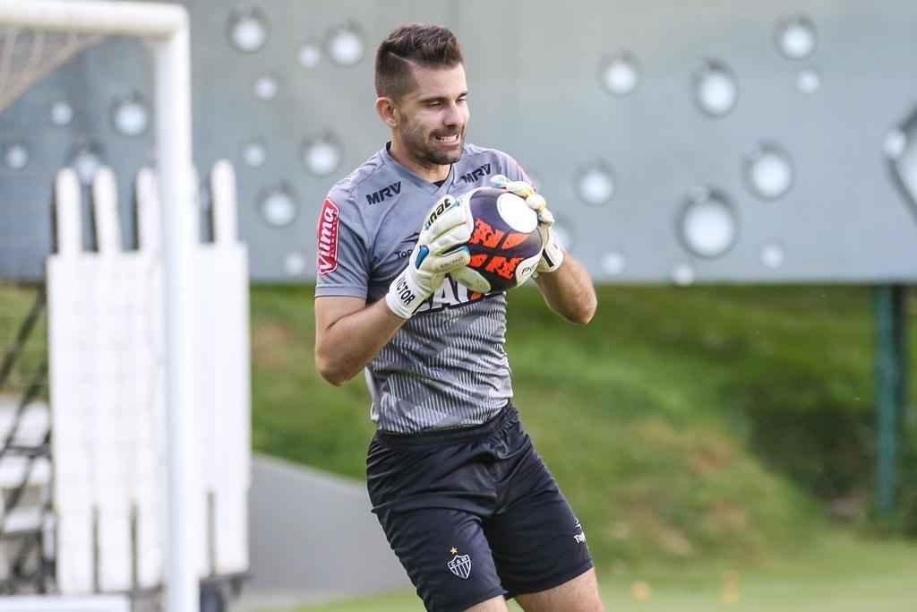 Fotos do treino do Galo com Victor e Luan em campo