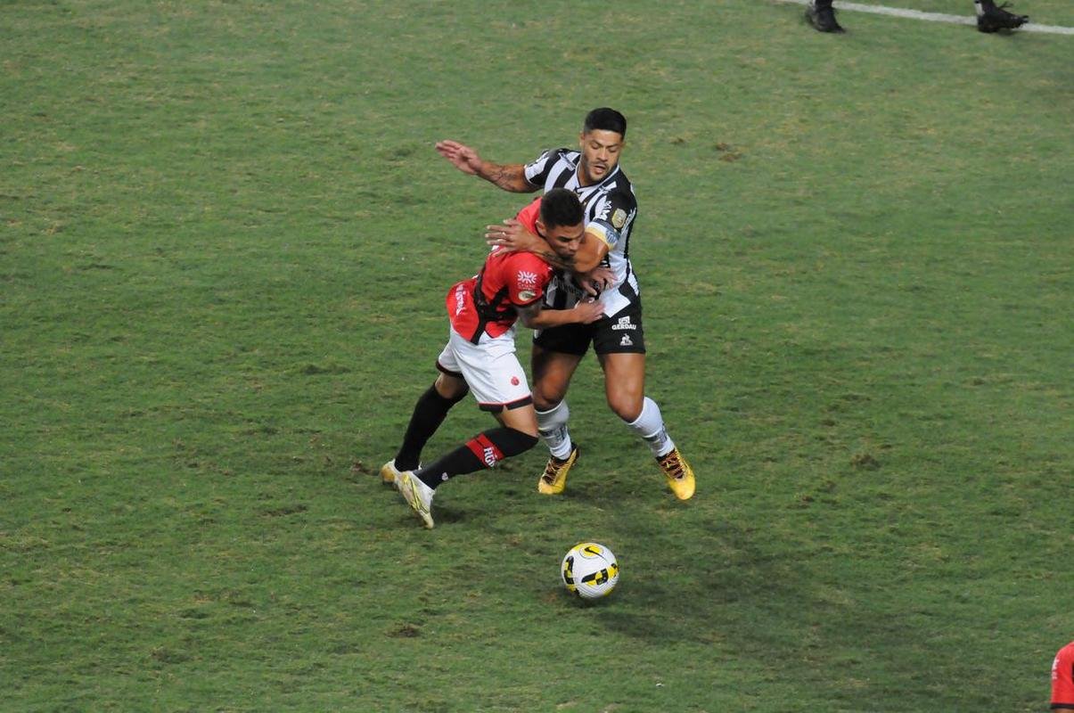Fotos da vitria do Atltico por 2 a 0 sobre Atltico-GO pelo Campeonato Brasileiro