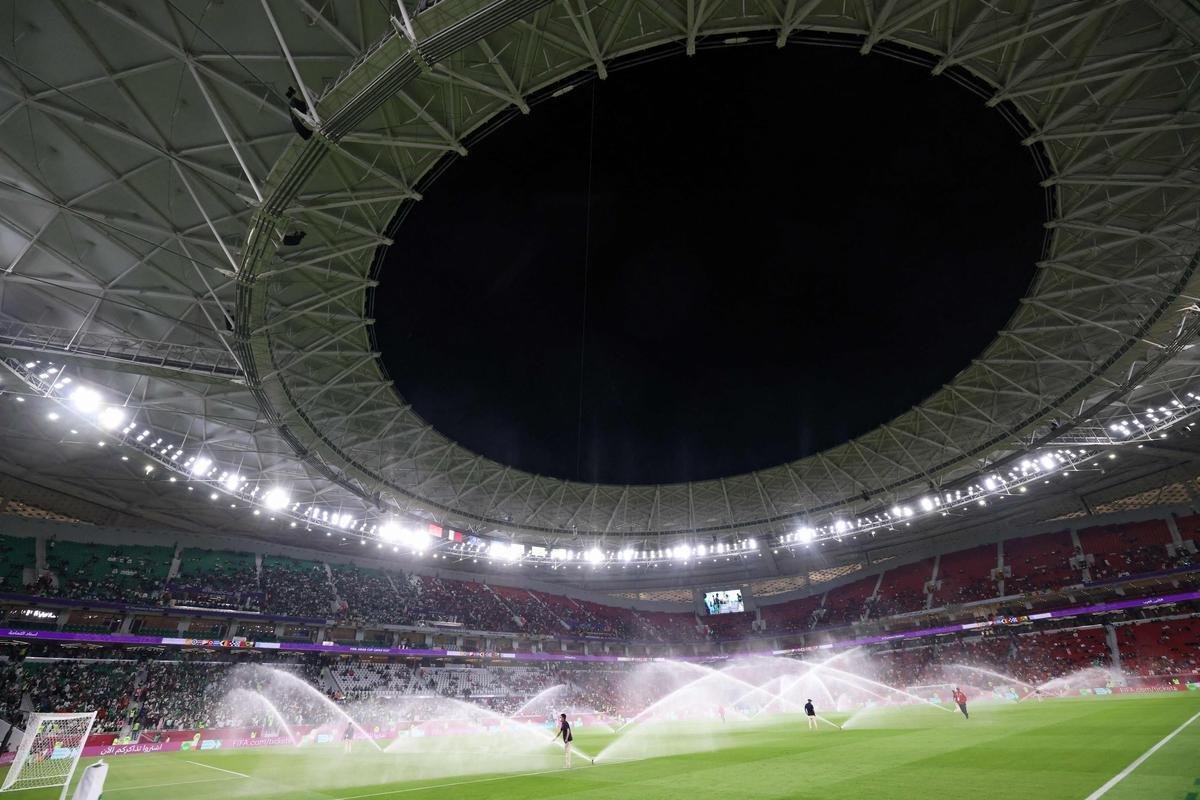 Estdio Al Thumama: arena da Copa tem capacidade para 40 mil torcedores e fica em Doha, capital do Catar. Foi projetado por pessoas nascidas no pas e reflete tradio familiar catari
