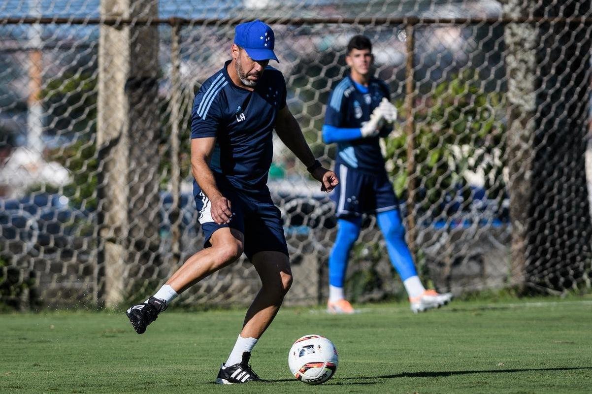 Imagens do treino do Cruzeiro nesta sexta-feira (22 de dezembro), na Toca da Raposa II