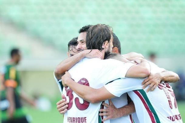 Imagens do jogo entre Amrica e Fluminense no Independncia