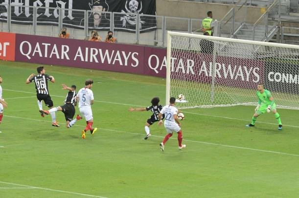 Fotos do duelo entre Atltico e Cerro Porteo, no Mineiro, pelo Grupo E da Copa Libertadores
