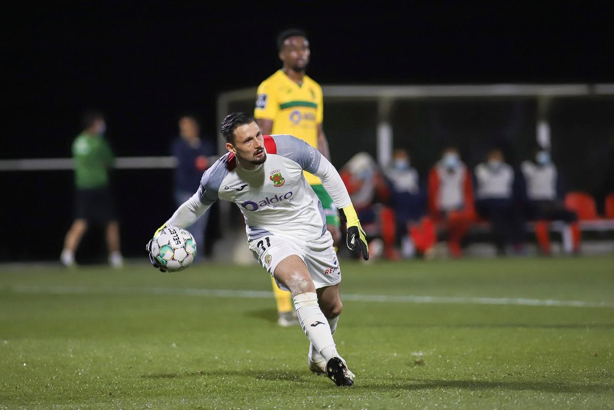 Michael - Depois de estrear como profissional do Atlético no início desta temporada, o goleiro perdeu espaço e foi emprestado ao Paços de Ferreira, de Portugal. Ele saiu sem custos e tem 70% dos direitos econômicos fixados em 500 mil euros (cerca de R$ 3 milhões). No novo clube, estreou recentemente e não levou gol.