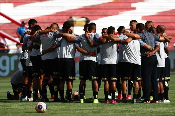 Nutico e Sport se enfrentaram nos Aflitos para o primeiro clssico do ano de 2020 no futebol brasileiro