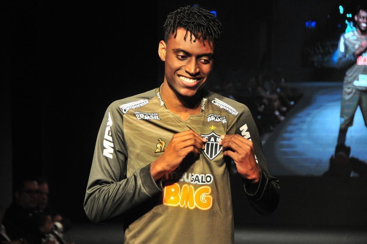 Nova coleo de uniformes do Atltico produzida pela fornecedora francesa Le Coq