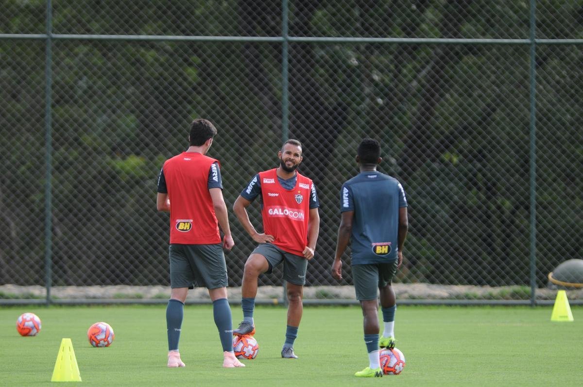 Veja imagens do primeiro dia de trabalho do Atltico no ano