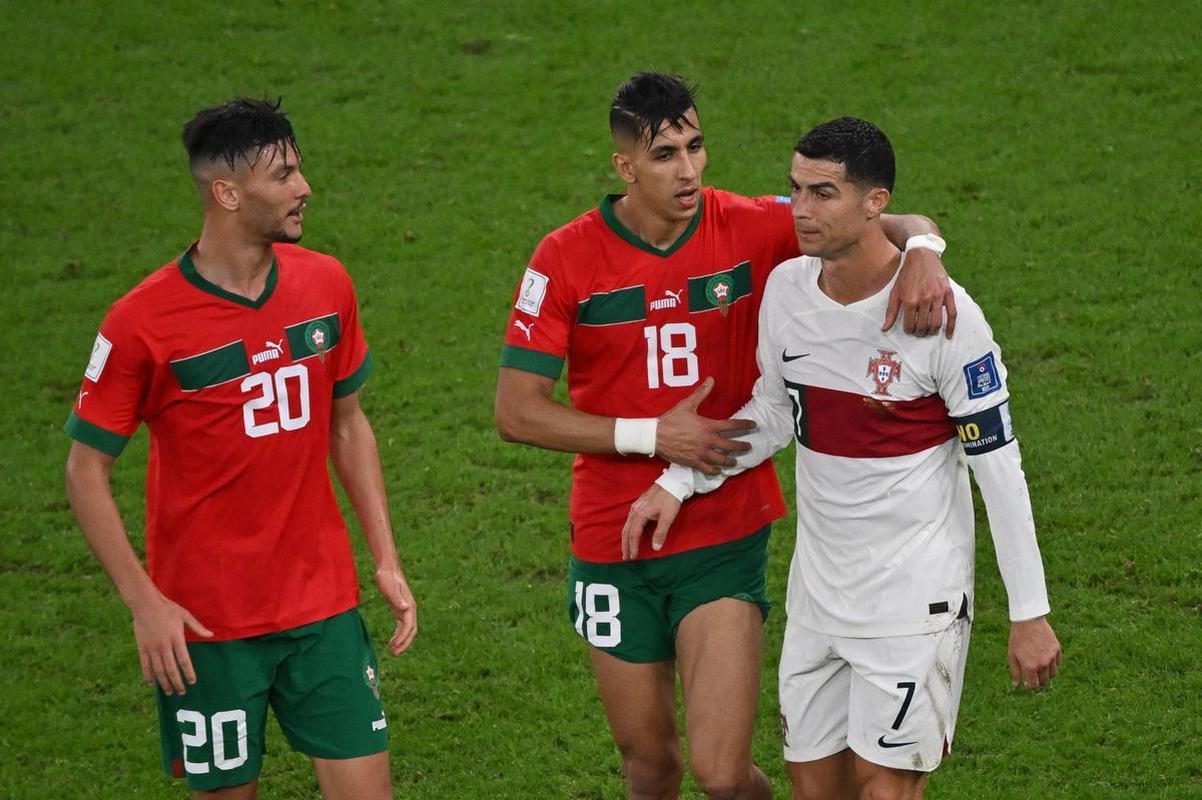 Cristiano Ronaldo chora aps eliminao de Portugal na Copa do Mundo diante de Marrocos