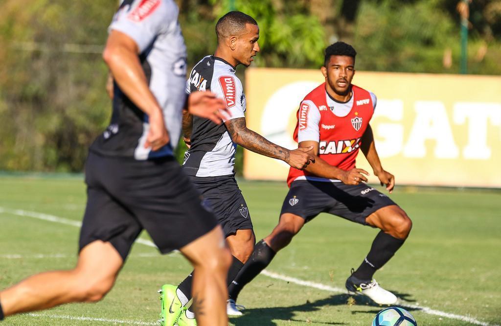 Galo afia pontaria em treino para melhorar nmeros no Brasileiro
