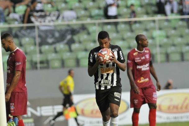 Veja imagens do duelo entre Atltico x Guarani de Divinpolis