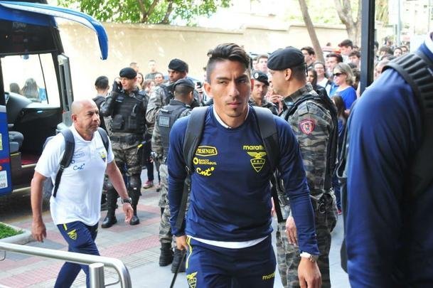 Delegao do Equador desembarcou nesta tera-feira em Belo Horizonte, onde estrear na Copa Amrica