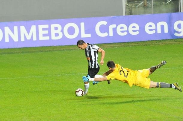 Fotos do primeiro tempo de Atltico x Unin La Calera, no Independncia, pela Sul-Americana