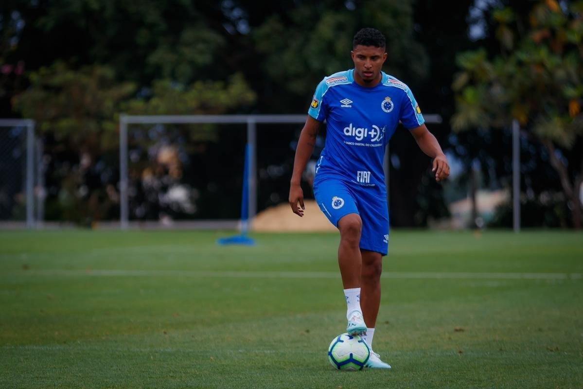 Treino do Cruzeiro nesta segunda-feira, na Toca da Raposa II. Time de Rogrio Ceni enfrenta o Cear na quarta-feira, s 19h30, no Castelo, em Fortaleza, pela 21 rodada do Campeonato Brasileiro